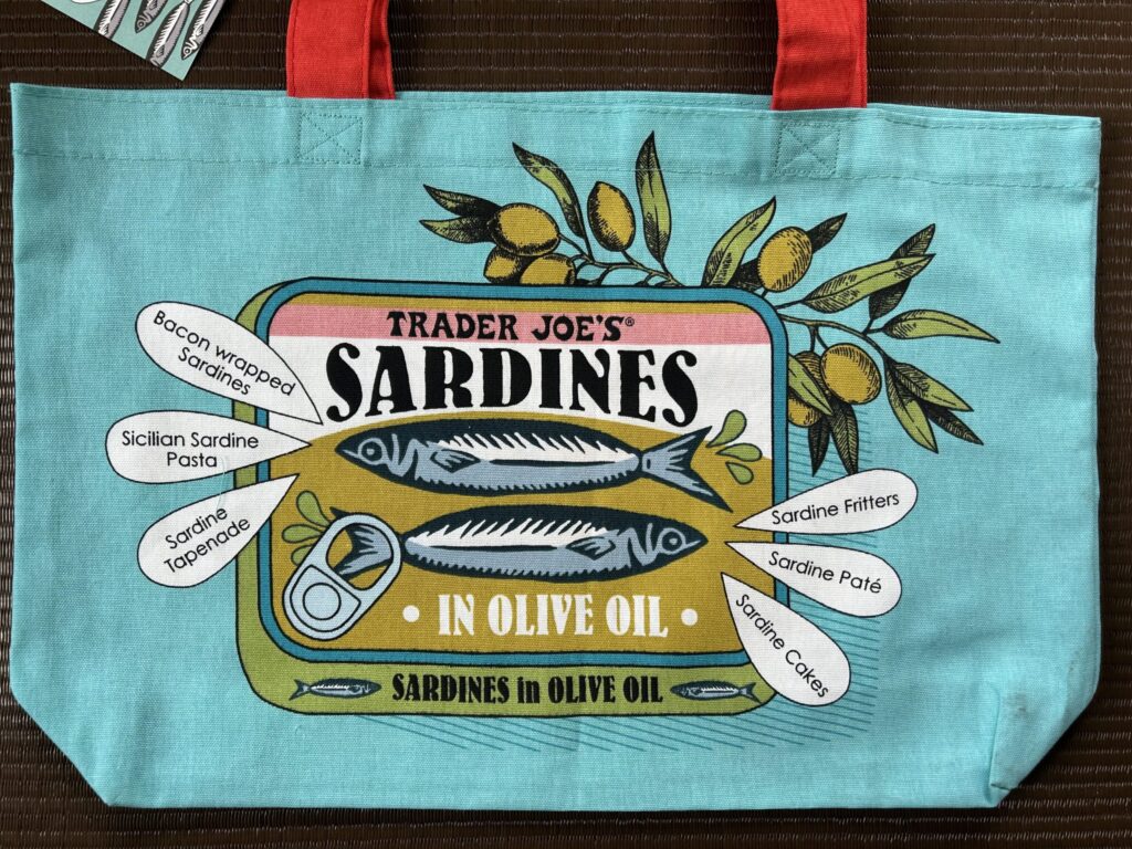 Trader Joe'sのエコバッグ4.「イワシ缶」