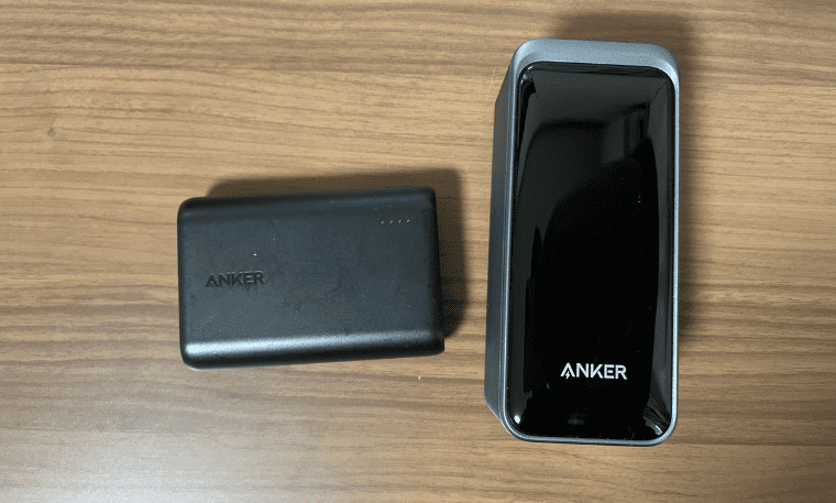 モバイルバッテリー